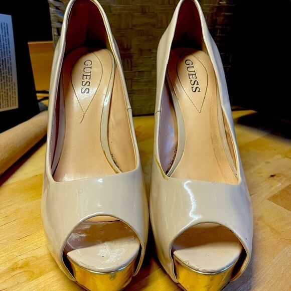 Guess Patton Leather Pumps Nude with Gold Heel - Picture 1 of 8